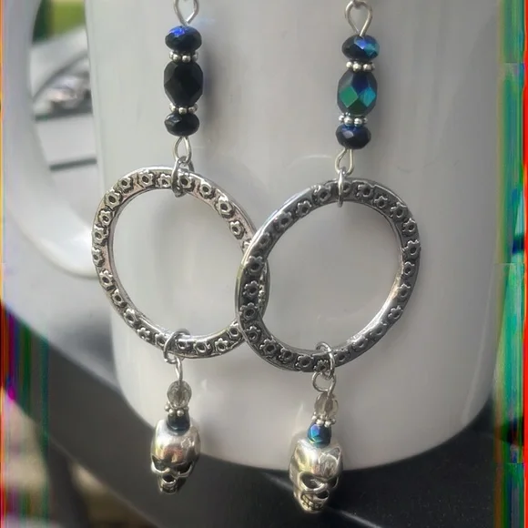 Hand crafted skull Czech glass hoop earrings - Picture 5 of 6